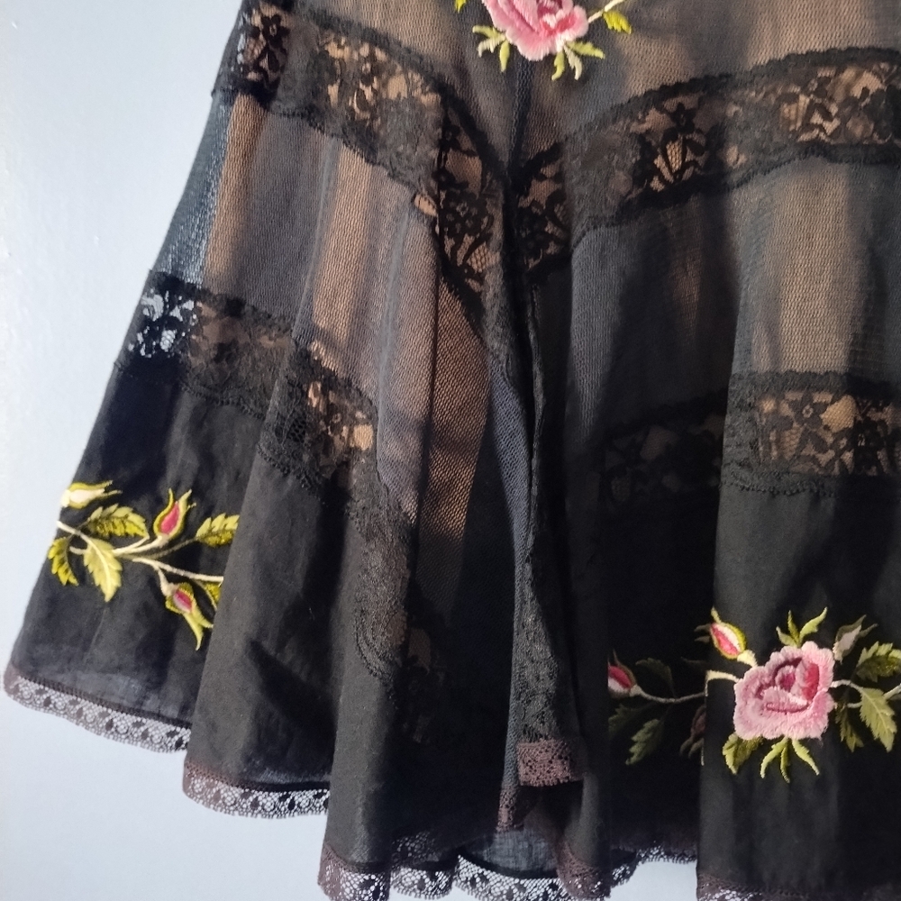 Vintage Betsey Johnson Black Label Black Mesh  Rose Embroidered Mini Skirt 6 - Picture 2 of 5